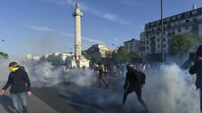 La manifestation parisienne du 1 mai dégénère. 