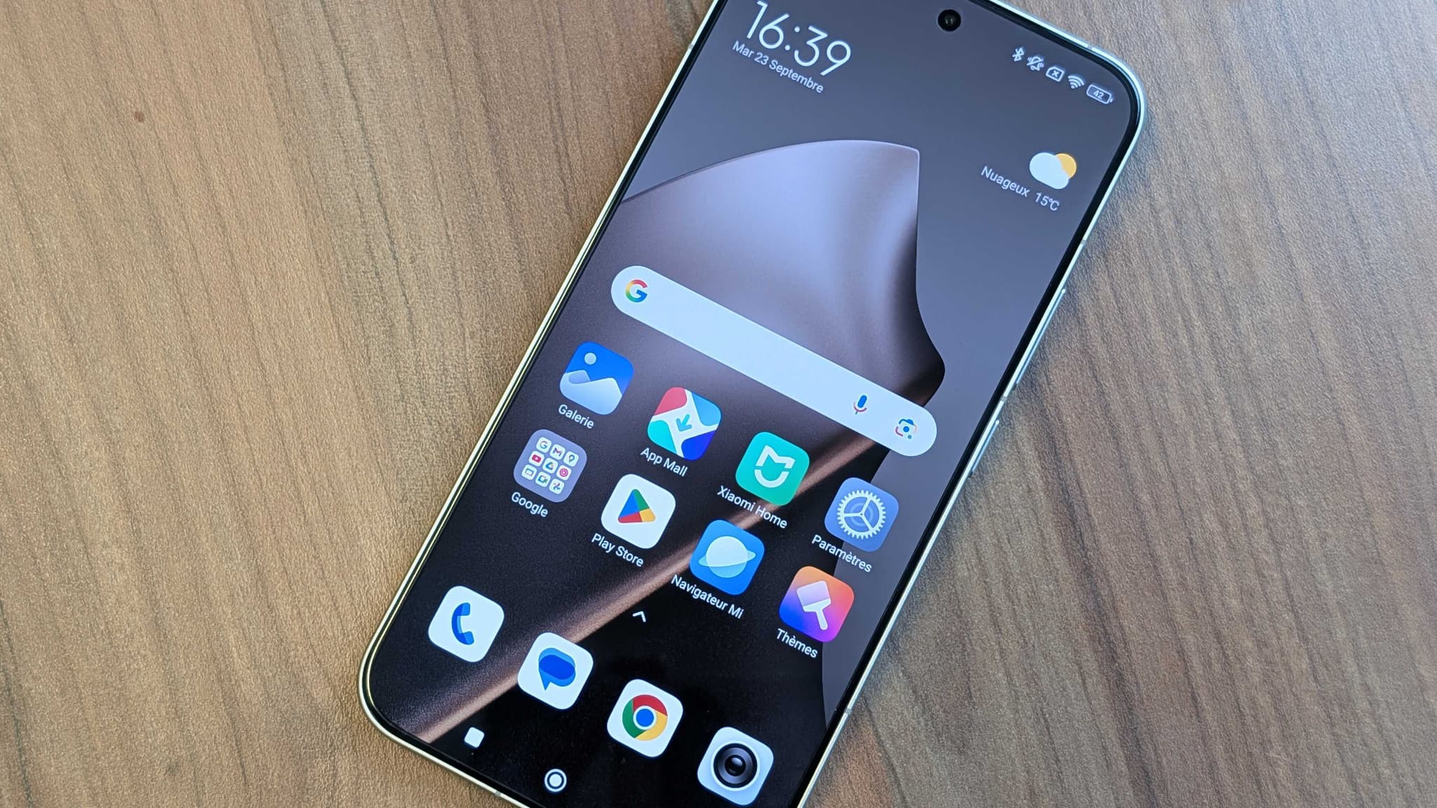 Le Xiaomi 15T Pro est doté d'un écran de 6,83 pouces.