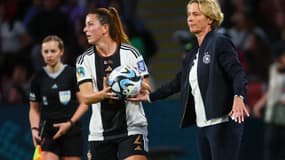 En arrêt maladie après une Coupe du monde complètement ratée, la coach allemande Martina Voss-Tecklenburg est absente du banc de la sélection depuis plus de deux mois.