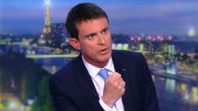 Manuel Valls sur le plateau de TF1