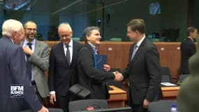 L'Union Européenne suspend l'allègement de la dette grecque