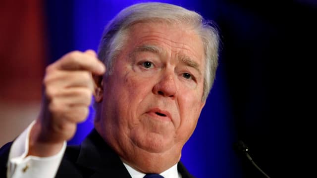 Le gouverneur du Mississippi Haley Barbour invite les millionnaires français à rejoindre son Etat.