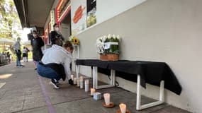 Hommage à la victime devant son restaurant à Mexico. 