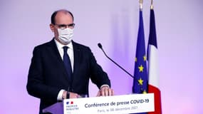 Le Premier ministre Jean Castex lors d'une conférence de presse sur la situation sanitaire, le 6 décembre 2021 à l'Hôtel Matignon, à Paris