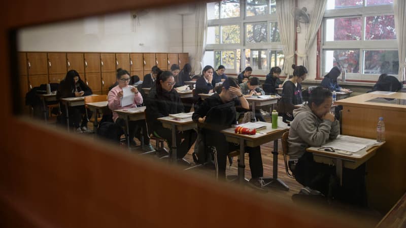 En Corée du Sud, les épreuves d'entrée à l'université sont un moment de grande tension pour les lycéens.