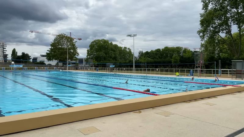 Une piscine.
