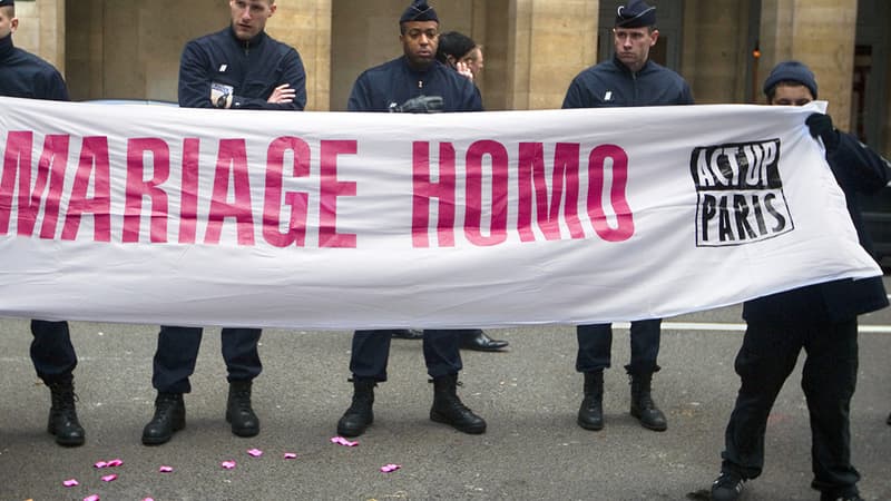 Manifestation d'Act Up en faveur du mariage homo, le 18 janvier 2011 à Paris.
