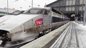 Le trafic des trains est fortement perturbé par la neige.