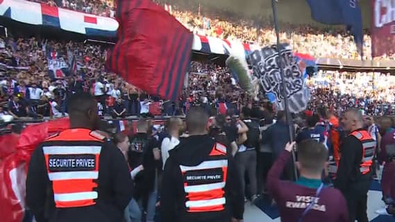 L'image des célébrations des joueurs du PSG au Parc des Princes, 5 avril 2025