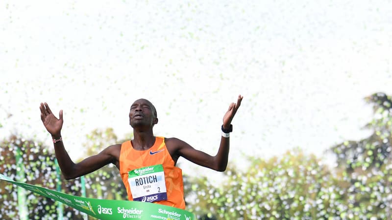Elisha Rotich, vainqueur du marathon de Paris et nouveau détenteur du record de la course parisienne