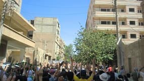 Manifestation contre le régime de Bachar al Assad à Daïr az Zour, dans l'est de la Syrie. Dix-neuf manifestants ont été tués par les forces de sécurité syriennes vendredi lors de la plus grande mobilisation organisée dans le pays depuis le début de la con