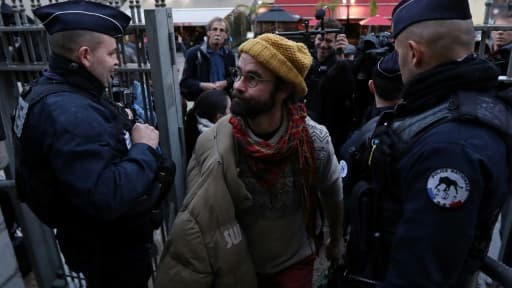 L'agriculteur français Cédric Herrou arrive au tribunal de Nice, le 10 février 2017 L'agriculteur français Cédric Herrou arrive au tribunal de Nice, le 10 février 2017
