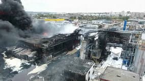 L'usine Lubrizol incendiée. 