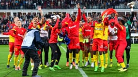 Le RC Lens en fête après sa victoire contre Troyes (1-0).