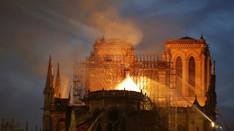 L'incendie ayant en partie ravagé la cathédrale Notre-Dame de Paris, le 15 avril 2019