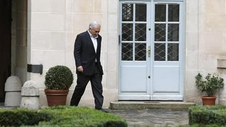 Une nette majorité de Français (63%) considère que Dominique Strauss-Kahn doit se tenir à l'écart de la campagne pour l'élection présidentielle de 2012, selon un sondage TNS Sofres. /Photo prise le 4 septembre 2011/REUTERS/Pascal Rossignol