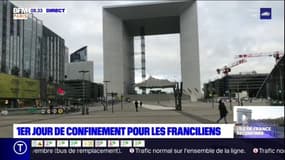 Premier jour de reconfinement: l'esplanade de la Défense vide