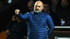 L'entraîneur stéphanois Pascal Dupraz alors que son équipe mène à Lorient avant son effondrement, le 8 avril 2022 au Moustoir 