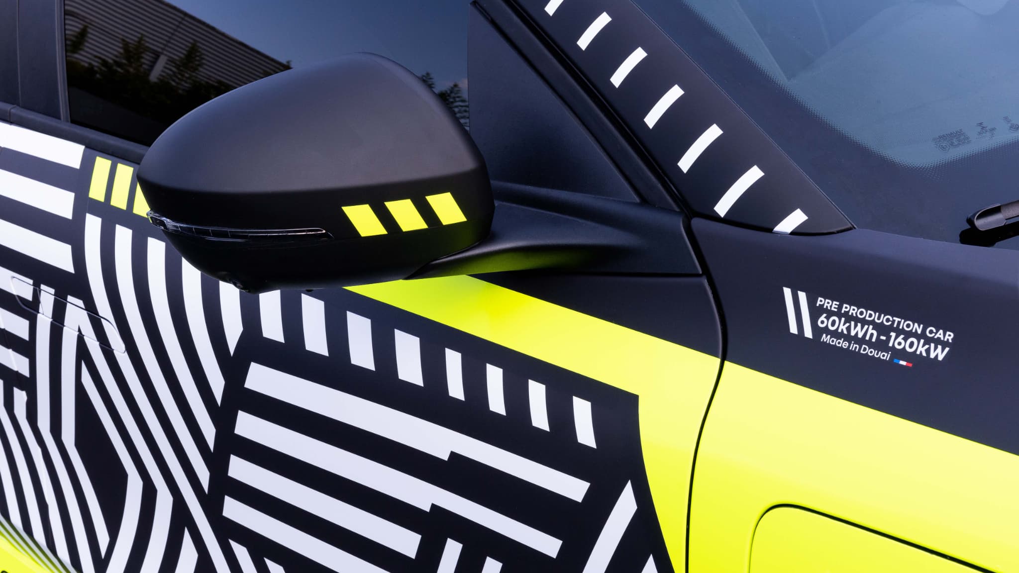 Cette Mégane sera produite à Douai, l'une des usines du nouveau pôle ElectriCity. Cette Mégane sera produite à Douai, l'une des usines du nouveau pôle ElectriCity.