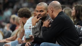 Tony Parker en spectateur du match de NBA entre les Spurs de San Antonio et les Orlando Magics, le 1er avril 2025.