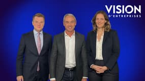 voozaa installe des stations de recharge mobiles pour les lieux publics et privés, permettant aux utilisateurs de recharger rapidement et en toute sécurité leurs appareils mobiles.