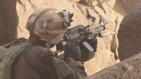 Un soldat français au Mali. Le retrait des troupes françaises au Mali pourrait commencer dès avril.