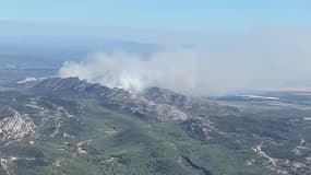 Incendie dans le parc régional des Alpilles - Témoins BFMTV