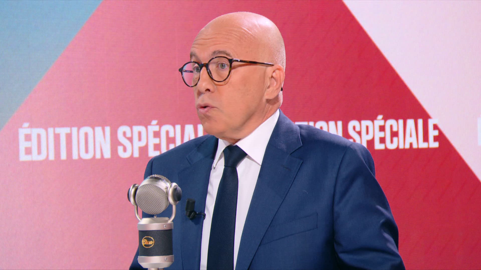 "Je leur dis d'écouter leur conscience": Éric Ciotti appelle les députés LR à voter la censure