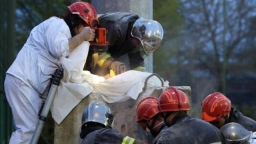 Opération de sauvetage de Mohammed, 8 ans, coincé dans un bloc de béton, le 2 avril à Roubaix.