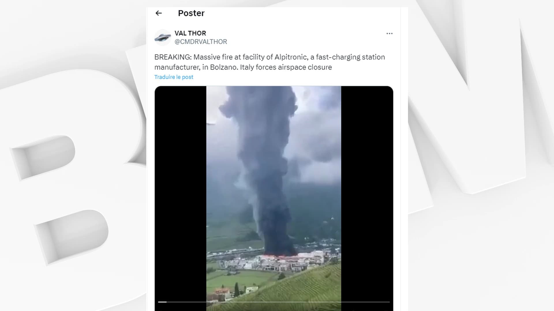 Immagini impressionanti dell’incendio in una fabbrica nel nord del Paese