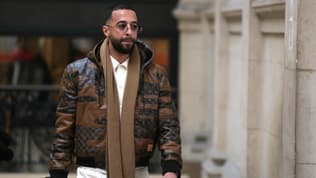 Le rapeur Naps, Nabil Boukhobza de son vrai nom, au Palais de Justice de Paris le 16 février 2026 pour son procès pour "viol".