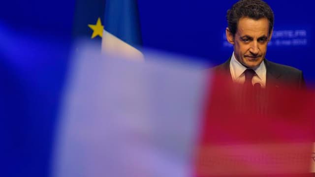 La défaite de Nicolas Sarkozy ouvre une période agitée pour l'UMP, mais son score finalement honorable ainsi que la perspective des élections législatives, dans six semaines, pourraient limiter, au moins dans l'immédiat, les risques d'une implosion à laqu