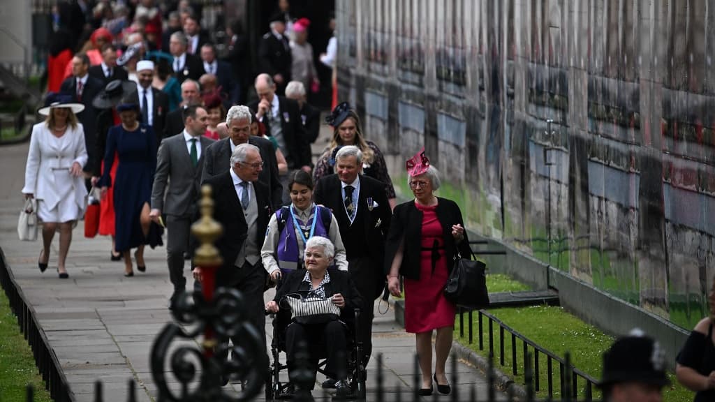 Live – Incoronazione di Carlo III: Arrivo dei primi ospiti all’Abbazia di Westminster