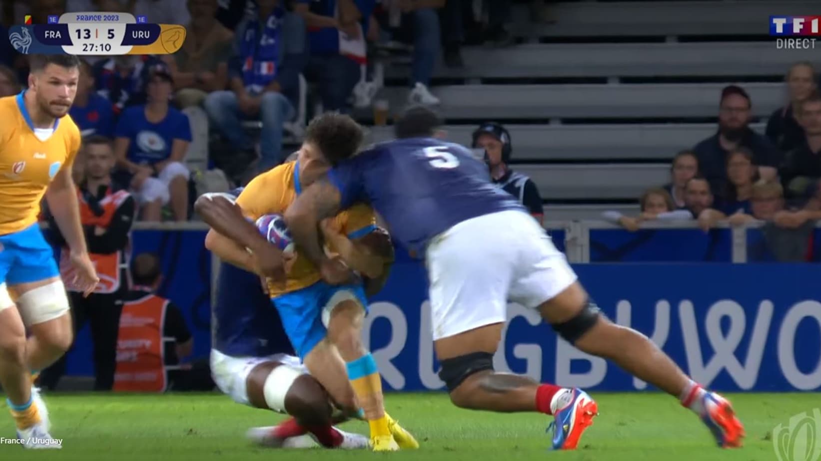 Le plaquage de Romain Taofifénua sur Santiago Arata lors de France-Uruguay, le 14/09/2023