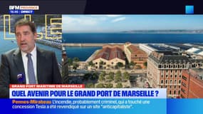 Christophe Castaner présente le nouveau siège du Grand Port de Marseille.  