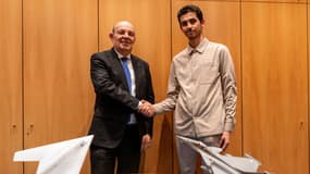 Eric Trappier de Dassault Aviation et Mouad M'Ghari de Harmattan AI. 