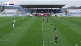Rugby: entrée des joueurs sur le terrain pour la rencontre entre le Stade Niçois et le RC Massy Essonne