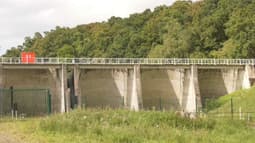 Un barrage d'eau dans la Manche