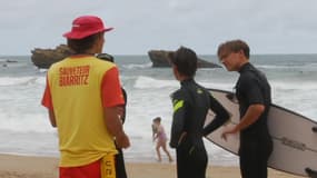 Près de 40 surfeurs ont du être secourus à Biarritz samedi