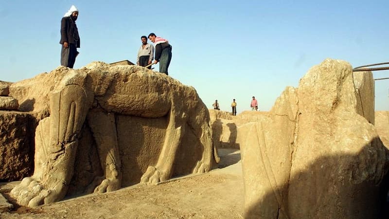 Le groupe de l'Etat islamique a commencé à détruire les ruines assyriennes de Nimroud (photographiées ici en juillet 2001), dans le nord de l'Irak,à l'aide de bulldozers. 
