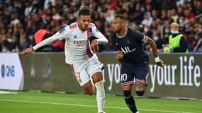 Malo Gusto et Neymar lors de PSG-OL