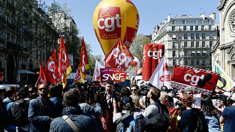 La manifestation de ce jeudi a réuni plus de 15 000 personnes, selon un comptage indépendant.