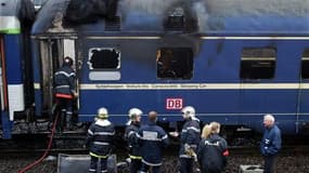 Le parquet de Nancy a fait appel du jugement condamnant un employé des chemins de fer allemands mais relaxant la SNCF et la Deutsche Bahn pour l'incendie du train Paris-Munich qui a fait douze morts le 6 novembre 2002. /Photo d'archives/REUTERS/Vincent Ke