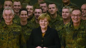 Angela Merkel compte arriver à des dépenses militaires de 2% du PIB