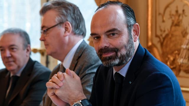 Edouard Philippe et Jean-Paul Delevoye lors d'une réunion à Matignon, le 26 novembre 2019