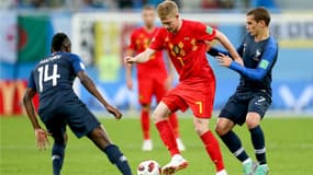 Kevin de Bruyne face à Antoine Griezmann et Blaise Matuidi