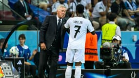 Carlo Ancelotti et Vinicius Jr lors de la Supercoupe d'Europe, le 14 août 2024.