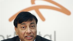 Lakshmi Mittal dénonce le "langage anti-commercial" du gouvernement français et dément avoir failli à ses engagements dans une interview écrite destinée à être diffusée à l'intérieur du groupe sidérurgique ArcelorMittal qu'il dirige et dévoilée vendredi p