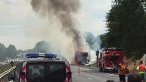 Camion en feu sur l'A1 - Témoins BFMTV