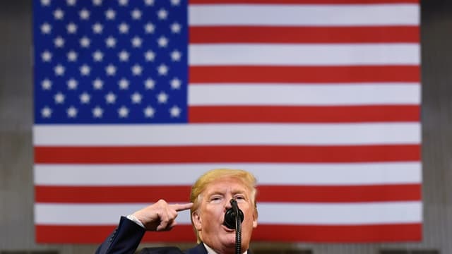 Donald Trump prend la parole pendant un meeting "Keep America Great" à Bossier City, en Louisiane , le 14 novembre 2019